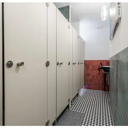 Belle - 5 Minutes To Old Town בית אירוח